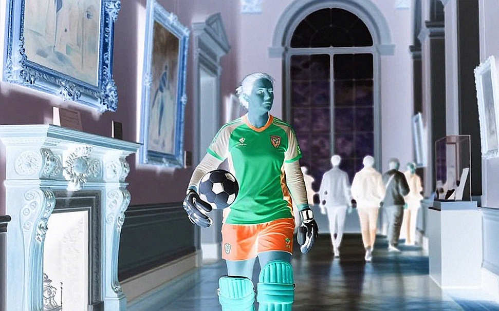 शारजाह का माइक्रोफ़ोन: क्रिकेट का सबसे ईमानदार शोर वहाँ से आता है जहाँ कोई 'घर' नहीं है शारजाह का माइक्रोफ़ोन: क्रिकेट का सबसे ईमानदार शोर वहाँ से आता है जहाँ कोई 'घर' नहीं है